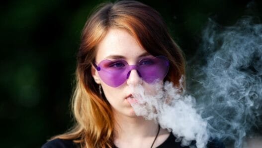 Depresif Gençler Arasında E-Sigara Kullanımı Daha Yaygın