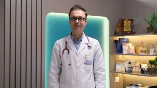 Biruni Üniversitesi Tıp Fakültesi Öğretim Üyesi Doç. Dr. Alihan Oral
