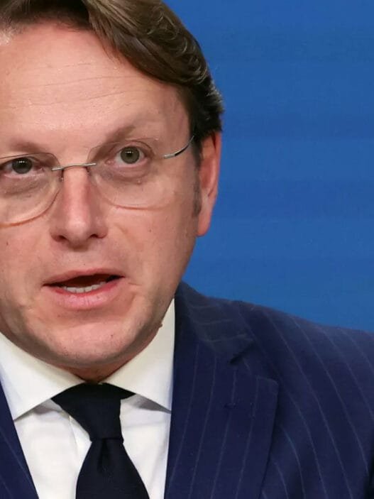 AB Sağlık Komiseri Oliver Varhelyi